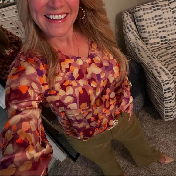 Cabi Tuck Blouse - Picture 5 of 12